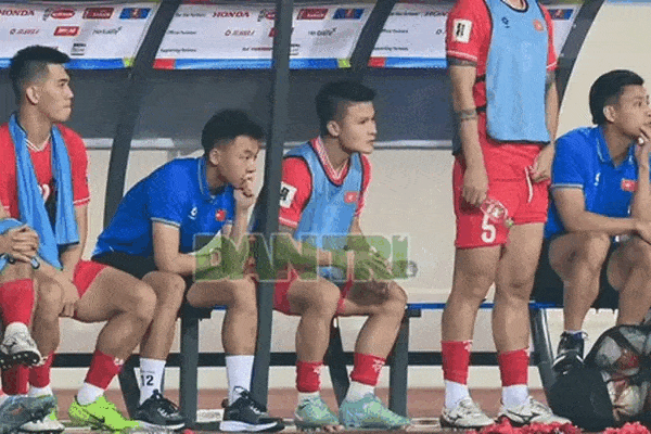 Người đại diện Quang Hải: HLV Troussier chưa bao giờ nhận sai dù tuyển Việt Nam thua đến 10 trận-4