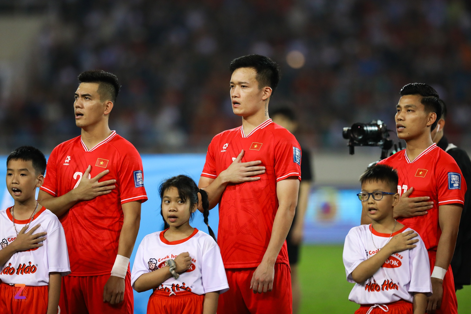 HLV Troussier hai lần bắt Quang Hải khởi động nhưng không cho vào sân-3