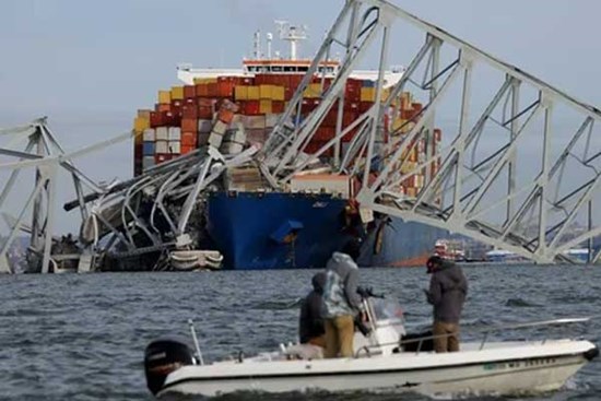 Nước Mỹ chao đảo sau khi 1 cây cầu bị đâm đổ sập: Cảng từng xử lý 53 triệu tấn hàng/năm tê liệt, 15.000 lao động bơ vơ, chuỗi cung ứng hàng hóa gián đoạn nghiêm trọng