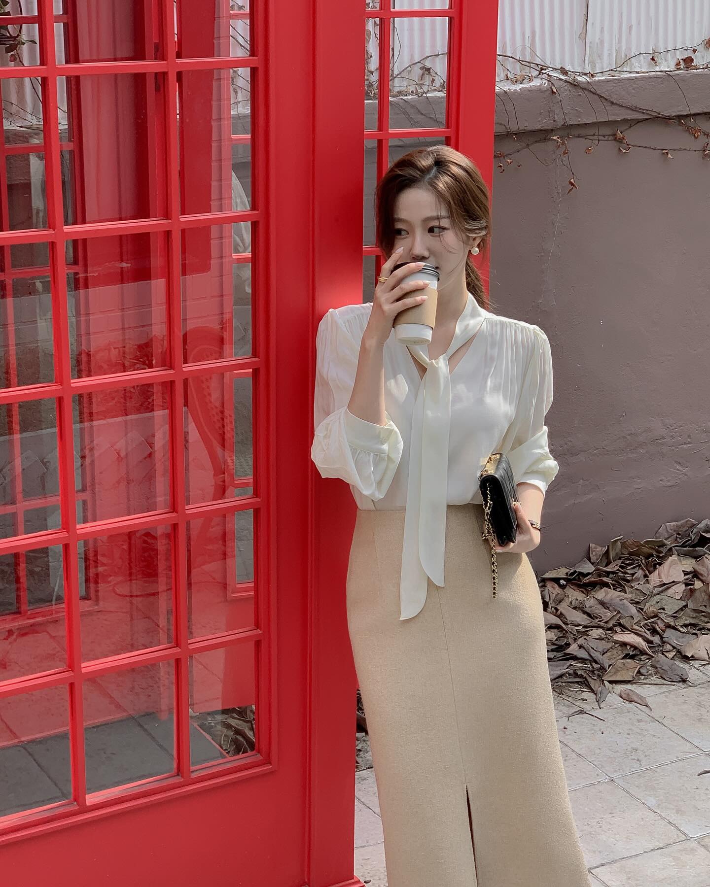 10 set chân váy tối giản giúp chị em mặc đẹp xuất sắc mà không tốn công sức-1