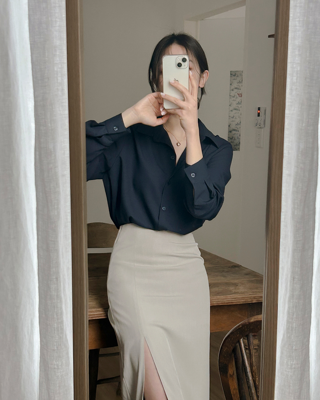 10 set chân váy tối giản giúp chị em mặc đẹp xuất sắc mà không tốn công sức-8