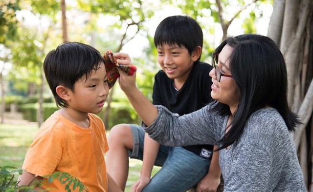 Con trai 7 tuổi mời cả lớp đến dự sinh nhật nhưng không bạn nào tới: Biết được lý do, tôi âm thầm chuyển trường cho con-2