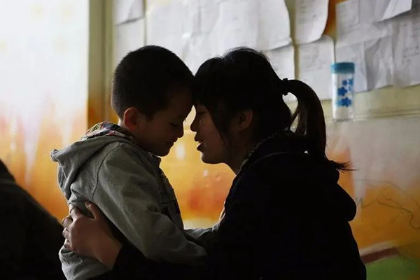 Hành vi quen thuộc này của cha mẹ làm thay đổi cấu trúc não và làm giảm IQ trẻ, đáng tiếc hầu như ai cũng từng trải qua-4