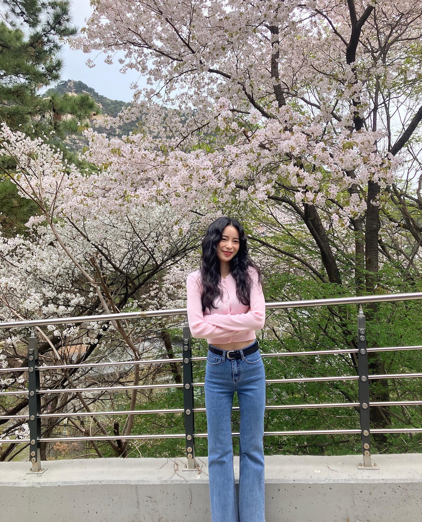 Lim Ji Yeon gợi ý 10 cách mặc quần jeans nổi bật, tôn dáng cho phụ nữ U40-4