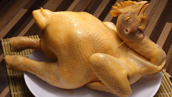 Cách luộc gà đông lạnh ngon như gà tươi-1