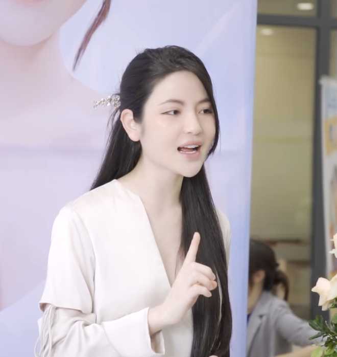 Ảnh cam thường mới nhất của Chu Thanh Huyền trước ngày cưới Quang Hải: Vòng 2 khiến netizen xôn xao-1