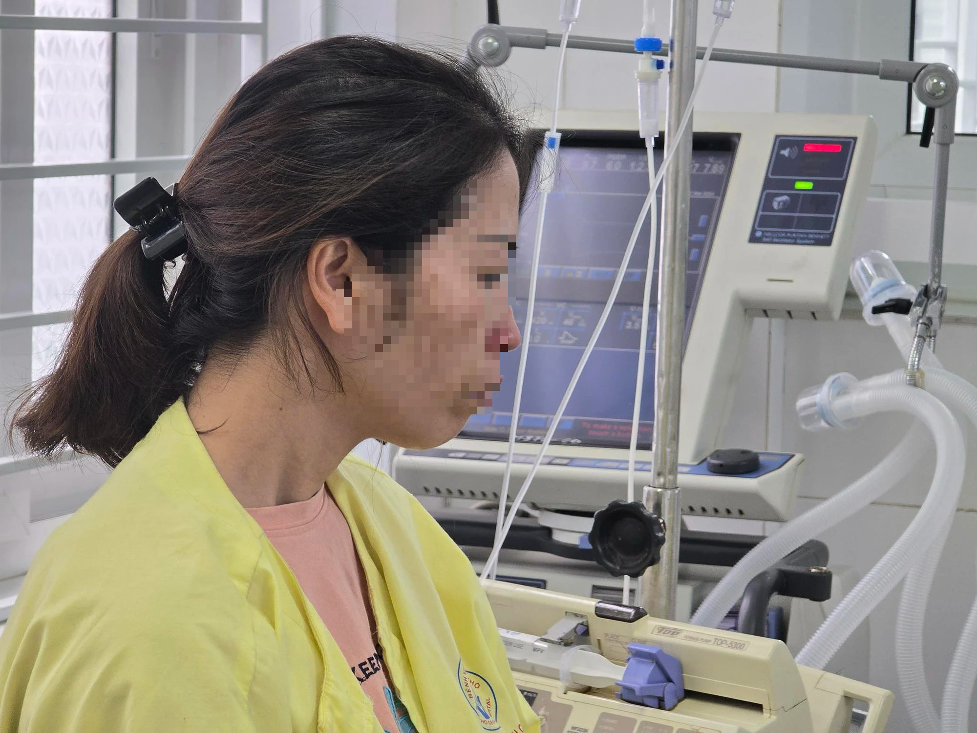 Mẹ khóc nấc bên giường bệnh con trai lớp 8 bị đánh chết não, tiết lộ thêm nhiều chi tiết đau lòng-7