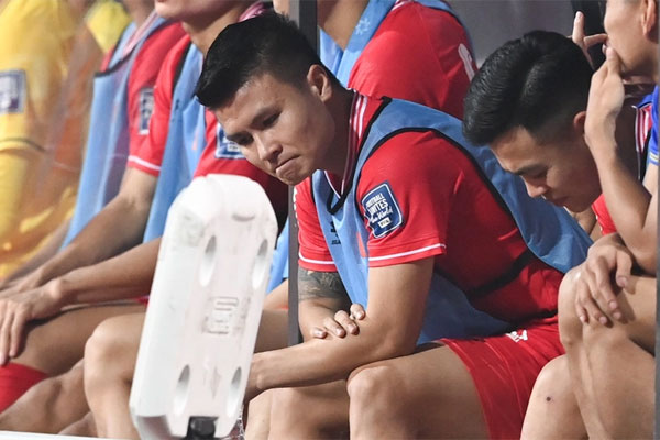 Chính thức: Không phải thầy Park, đây mới là người thay thế HLV Troussier-2