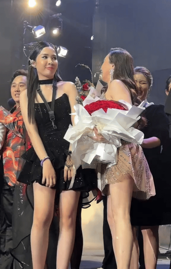 Hồ Quỳnh Hương đã hàn gắn với Diva Thanh Lam sau drama bị mắng thẳng mặt trên sóng truyền hình?-2