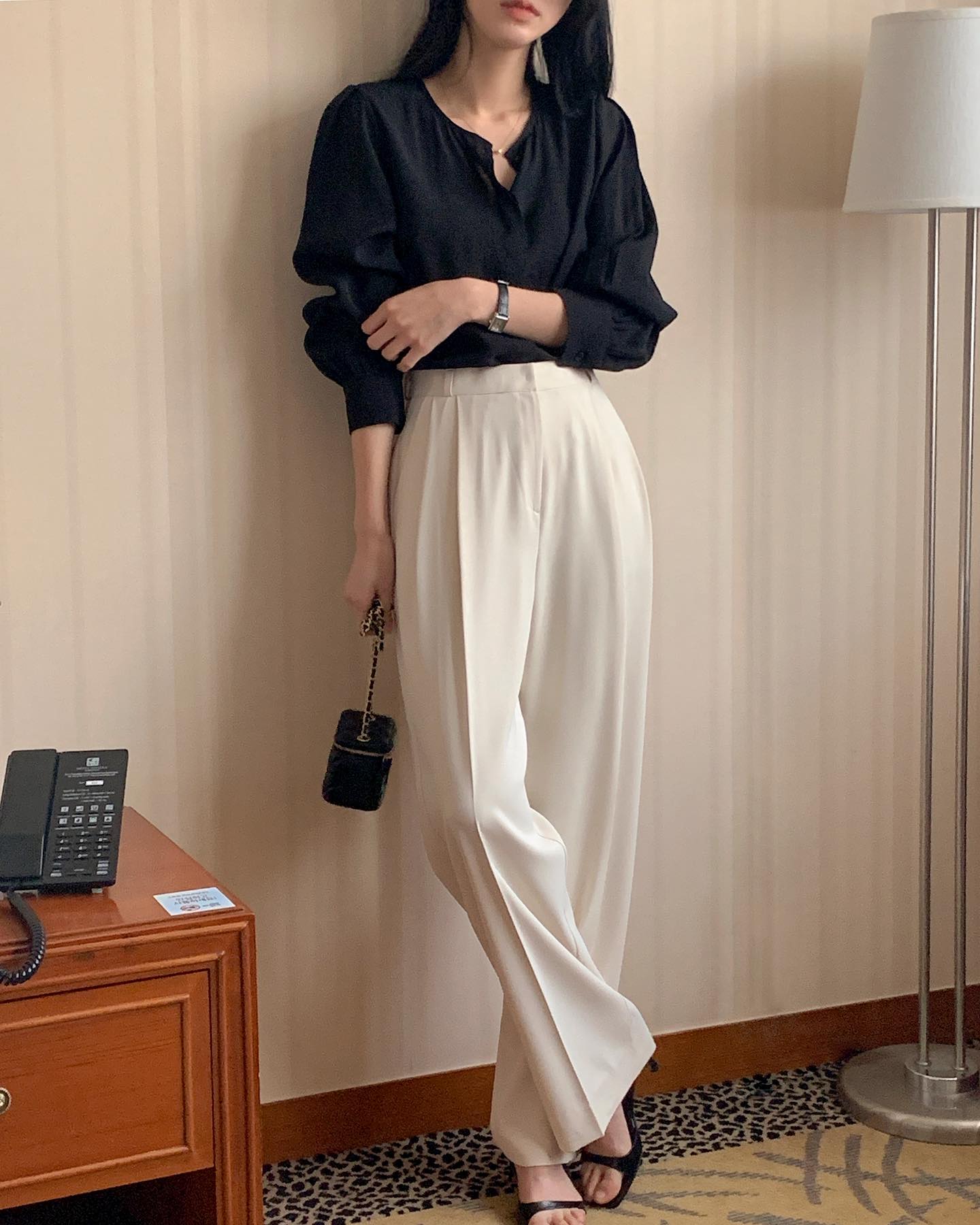 4 cách mặc quần ống rộng tôn dáng, chuẩn thanh lịch tới công sở-8