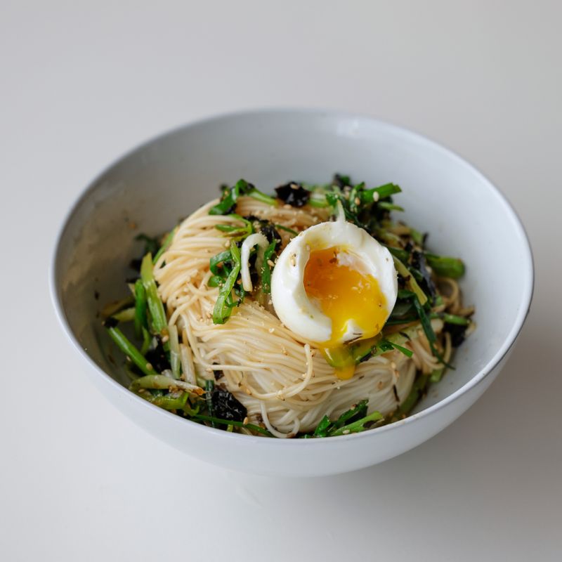 Thêm một cách làm món mì trộn dễ mà ngon vào những ngày chán ăn cơm-9