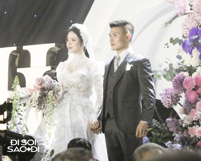 Quang Hải có hành động tinh tế với Chu Thanh Huyền ở đám cưới, lộ biểu cảm căng thẳng trước họ nhà gái-6