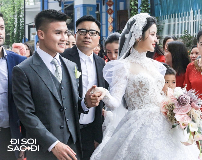 Quang Hải có hành động tinh tế với Chu Thanh Huyền ở đám cưới, lộ biểu cảm căng thẳng trước họ nhà gái-9