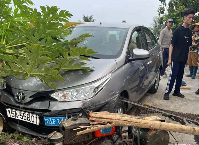 Hải Phòng: Xe tập lái tông người đàn ông đang ngồi bên đường-2