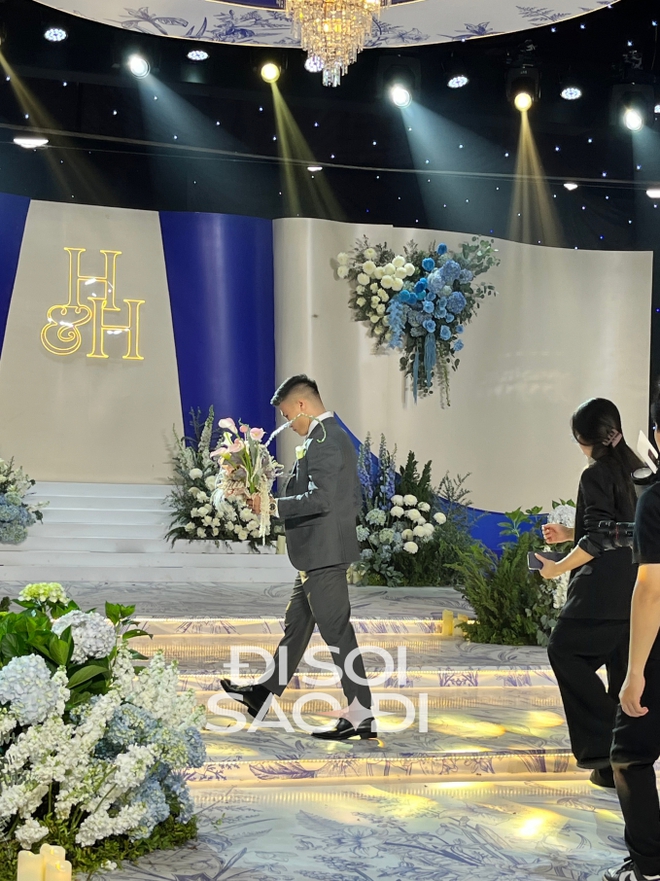 Bó hoa Quang Hải cầm đi trao cho Chu Thanh Huyền trong ngày cưới: Ý nghĩa đặc biệt với ước mong hôn nhân không còn sóng gió-3