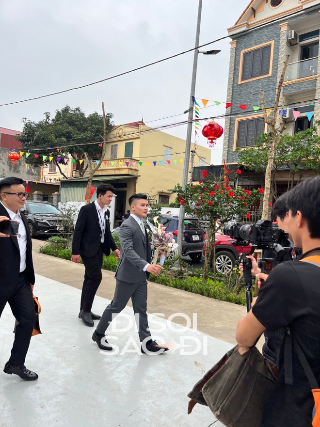 Bó hoa Quang Hải cầm đi trao cho Chu Thanh Huyền trong ngày cưới: Ý nghĩa đặc biệt với ước mong hôn nhân không còn sóng gió-7