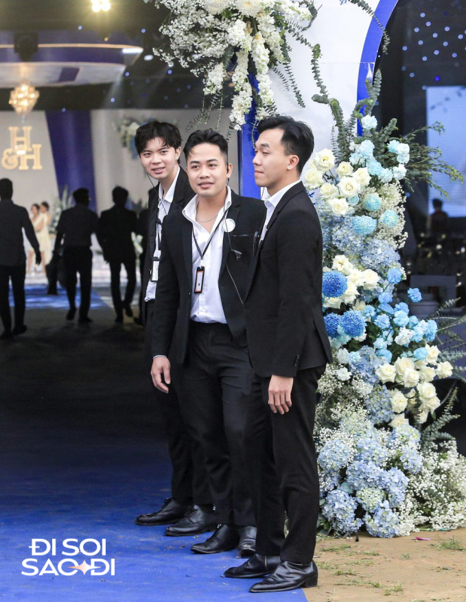 Quang Hải thuê dàn vệ sĩ hùng hậu bảo vệ Chu Thanh Huyền, không khác gì đám cưới sao hạng A showbiz-2