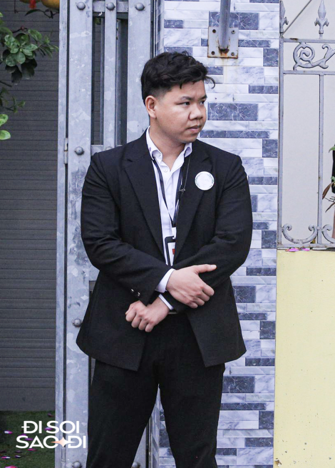 Quang Hải thuê dàn vệ sĩ hùng hậu bảo vệ Chu Thanh Huyền, không khác gì đám cưới sao hạng A showbiz-4