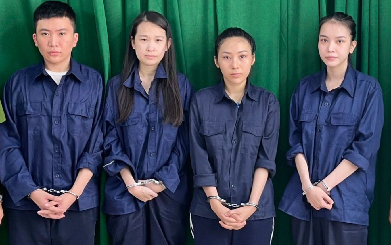 Nhà hàng phục vụ mại dâm, kích dục quý ông, quý bà hoạt động ra sao?-1