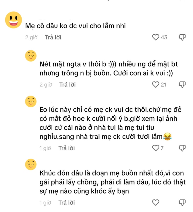 Mẹ vợ Quang Hải dập tan tin đồn kém vui ngày gả con gái qua 1 khoảnh khắc với bà thông gia phía dưới sân khấu-7