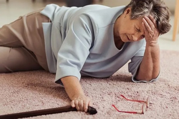 Từ vụ nữ điều dưỡng cứu du khách ngưng thở: Xử lý sao với các tình huống nguy cấp về tim mạch?-2