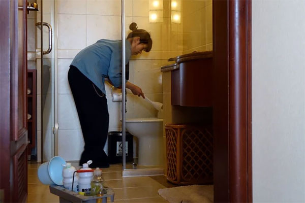 Tuyển giúp việc cho gia đình 7 người, đại gia Trung Quốc đưa ra mức lương gần 70 triệu/tháng với loạt yêu cầu khó đỡ gây tranh cãi-3