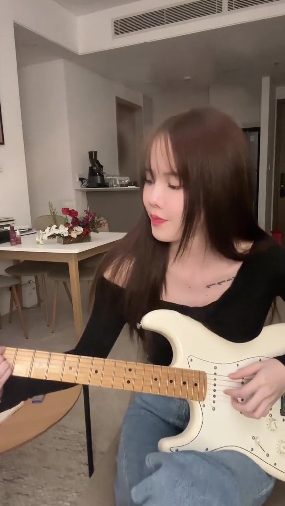 Căn hộ Thiều Bảo Trâm đang sống tại TP.HCM: Thuộc khu chung cư cao cấp, phong cách đơn giản nhưng vị trí đắc địa-5