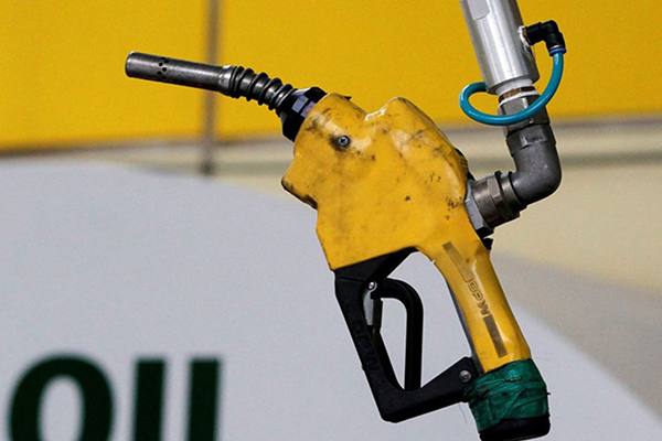 Ngày mai giá xăng tiếp tục tăng?-2