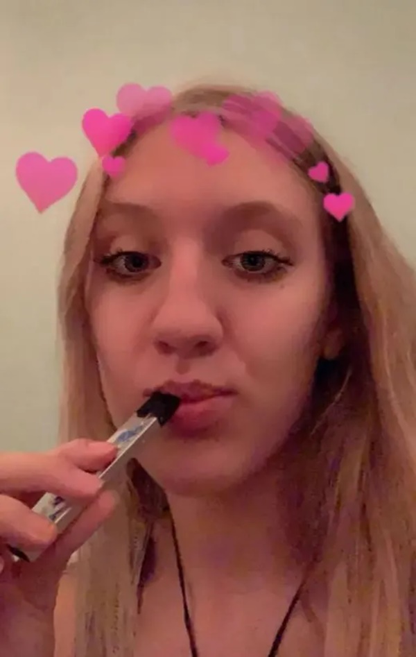 Phổi bẹp dúm, đầy sẹo vĩnh viễn, cô gái 20 tuổi hối hận vì đã làm 1 điều suốt 5 năm-4