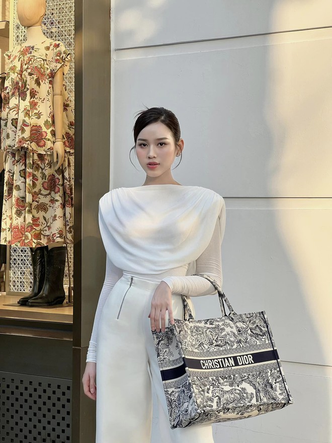 Hoa hậu sinh năm 2001 đang vướng tin hẹn hò với thiếu gia tập đoàn lớn: Từ cô bé làm ruộng giờ đã là bà chủ thẩm mỹ viện-5