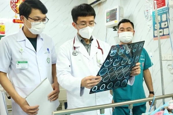 Một đêm cấp cứu 6 ca đột quỵ, đều là người trẻ-2