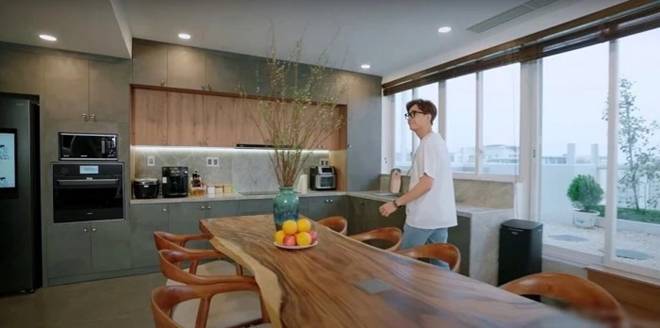 Khu vườn trên cao tại penthouse 22 tỷ của Ngô Kiến Huy xanh mướt, trồng đủ thứ ăn được-8