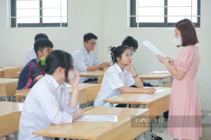 Thi vào lớp 10 ở Hà Nội năm 2024: Tỉ lệ chọi cao, 135.000 học sinh sắp trải qua kỳ thi áp lực-1