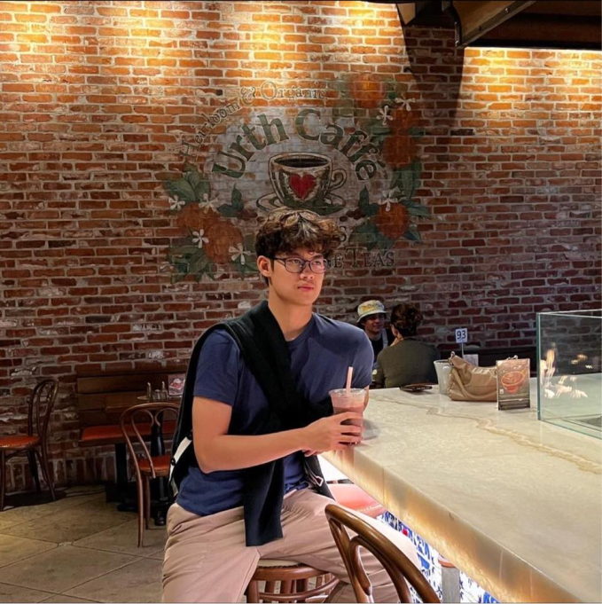 Hóa ra nữ hoàng ảnh lịch đình đám có cậu con trai cực phẩm: Cao 1m80, học giỏi và chơi thể thao cũng đỉnh nốt-5