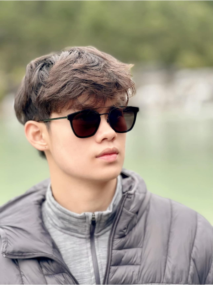 Hóa ra nữ hoàng ảnh lịch đình đám có cậu con trai cực phẩm: Cao 1m80, học giỏi và chơi thể thao cũng đỉnh nốt-6