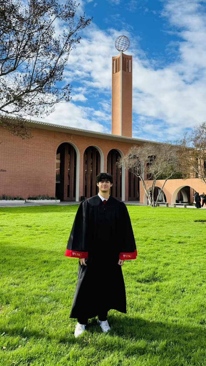 Hóa ra nữ hoàng ảnh lịch đình đám có cậu con trai cực phẩm: Cao 1m80, học giỏi và chơi thể thao cũng đỉnh nốt-9