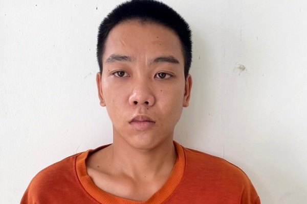 Bắt đối tượng hiếp dâm bé gái 13 tuổi mới quen qua mạng xã hội-1