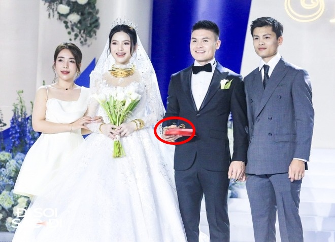 Chu Thanh Huyền bị gãy kiềng vàng vì đeo một lúc quá nhiều, màn xử lý bình tĩnh của tất cả nhận về sự chú ý-4