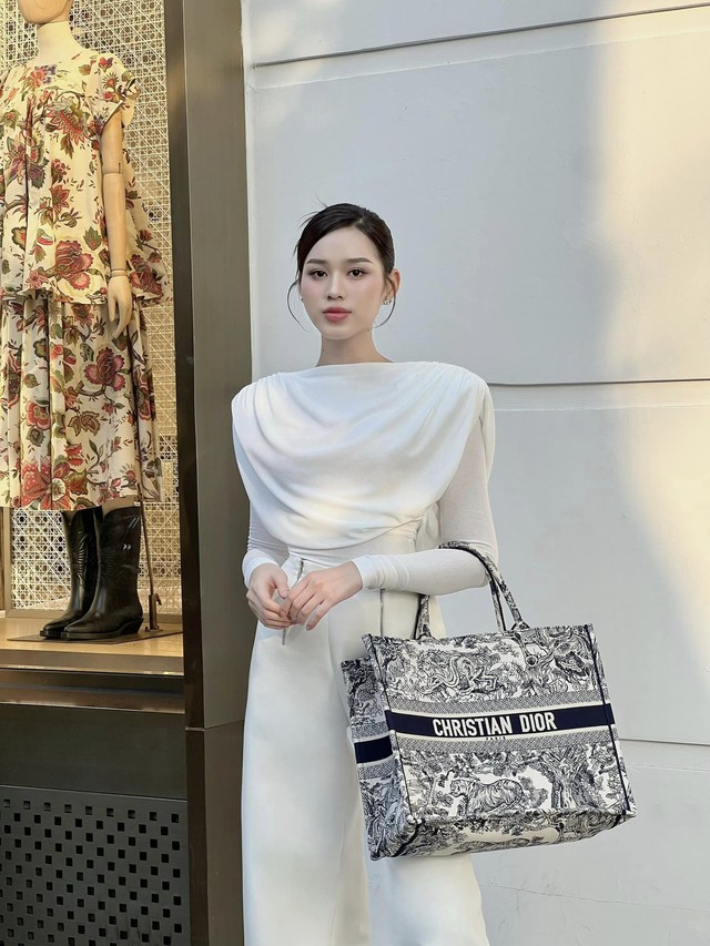 Nam thiếu gia vướng tin đồn hẹn hò Hoa hậu Đỗ Hà là ai?-4