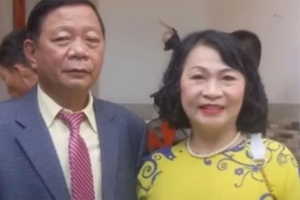 Đi làm xa, kiểm tra camera ở nhà, tôi sốc nặng với hành động lạ của vợ mỗi tối-2