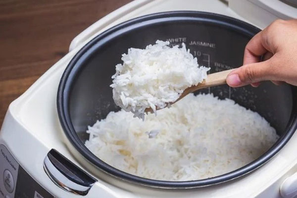 EVN gợi ý 6 mẹo dùng máy giặt để tiết kiệm điện, nước ngày hè-2