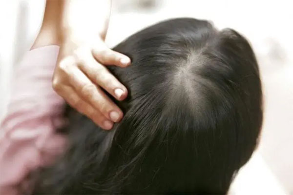 Bí quyết giữ tóc dày đẹp ở tuổi trung niên-1
