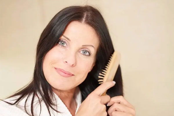 Bí quyết giữ tóc dày đẹp ở tuổi trung niên-2