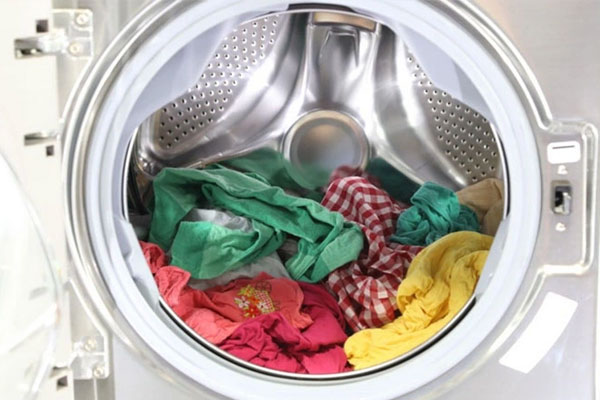 EVN gợi ý 6 mẹo dùng máy giặt để tiết kiệm điện, nước ngày hè-1
