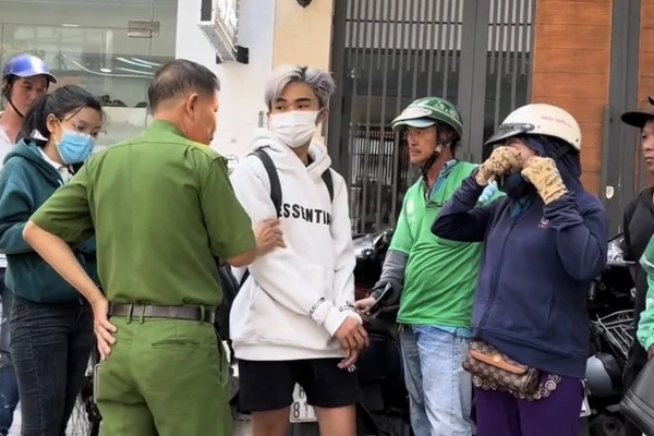 Anh em đồng lòng giúp cha 94 tuổi tìm lại con trai riêng sau 50 năm thất lạc-5