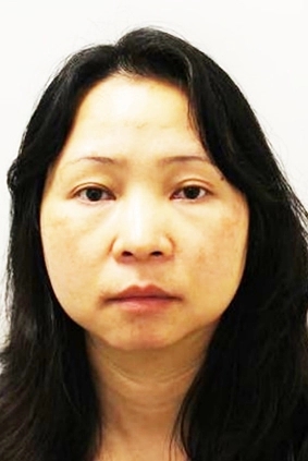 Cảnh sát ập đến khám xét căn biệt thự tiền tỷ ở khu nhà giàu của nữ nhân viên nghèo: 1 người bị bắt giữ, hơn 60.000 Bitcoin được thu giữ-2