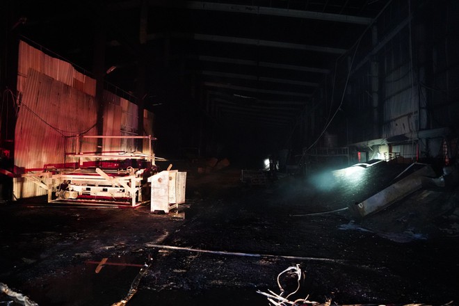 Cháy lớn tại khu công nghiệp, công nhân nháo nhào tháo chạy trong đêm-2