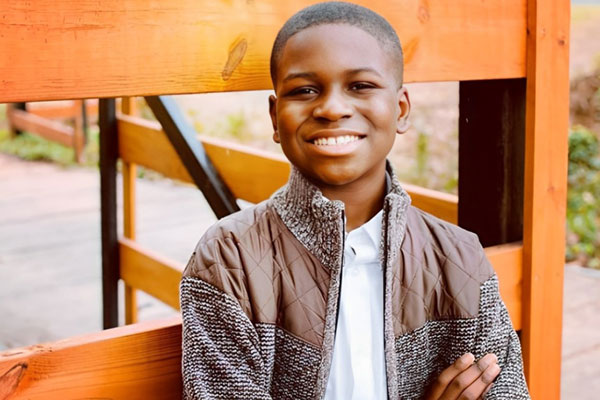 Học sinh bị các bạn cười nhạo vì mơ ước trở thành nhân viên bảo vệ, cô giáo viết 10 từ đơn giản mà cứu rỗi cả cuộc đời-2