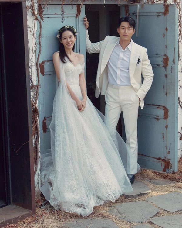 Son Ye Jin nhá hàng ảnh cưới thơ mộng bên ông xã Hyun Bin nhân kỷ niệm 2 năm ngày kết hôn-1