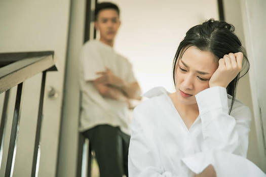 Lên mạng khóc lóc vì hối hận không tìm hiểu gia cảnh chồng trước khi kết hôn, người phụ nữ bị chỉ trích: Là lỗi của cô-2